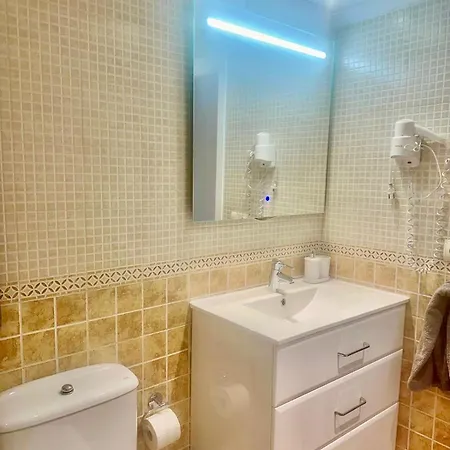 Beachfront Μαρμπέλλα